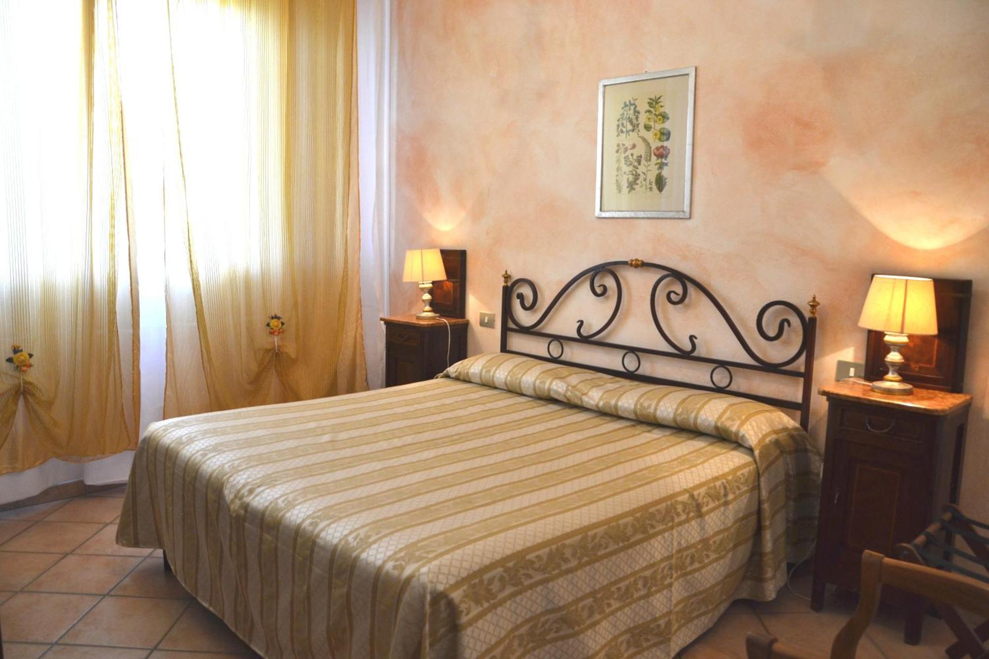 La Loggia - Gloria -adults Only *